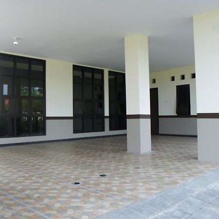 Kost Eksklusif Teduh Hostel Yogyakarta Bagian luar foto