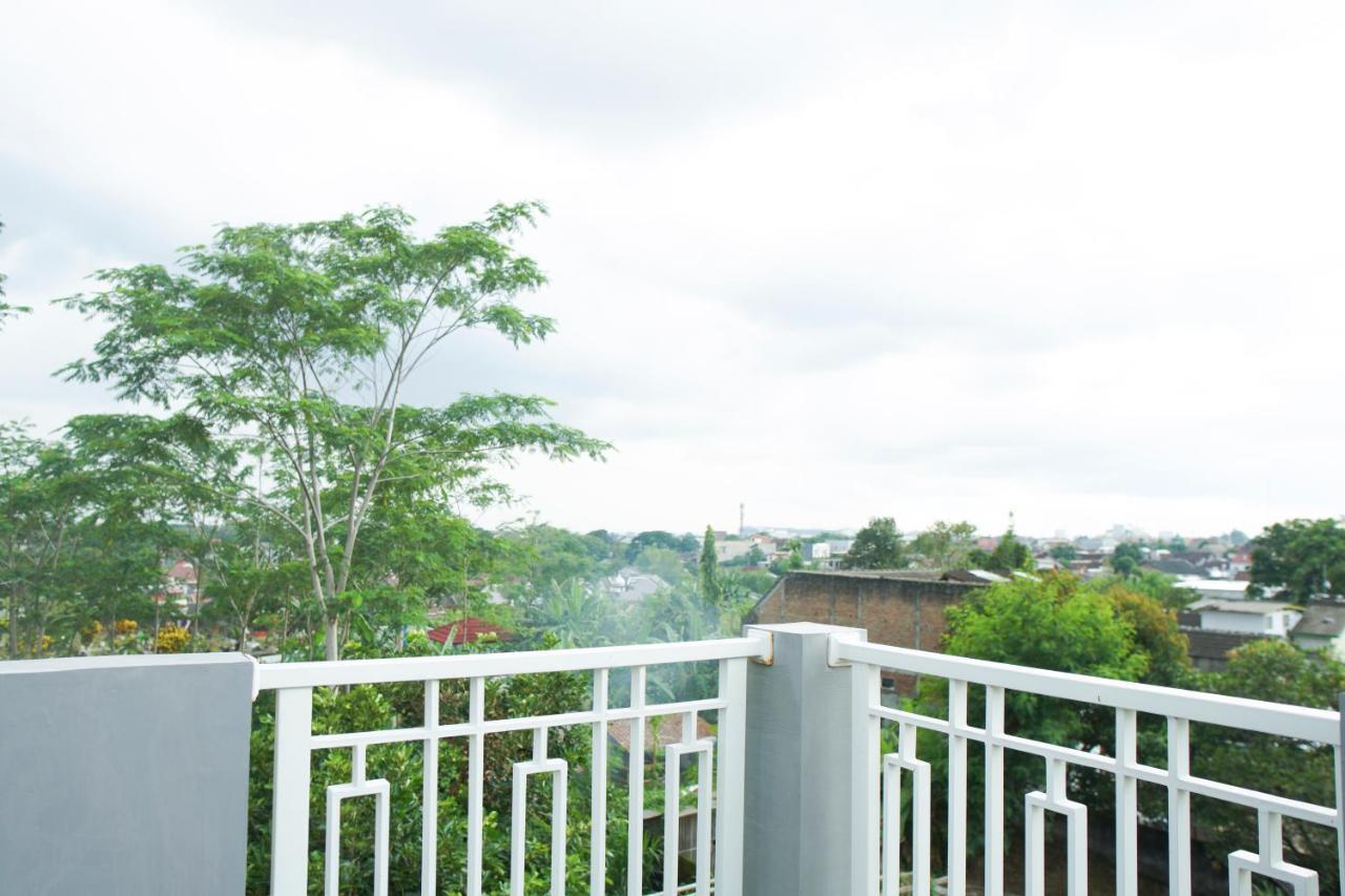 Kost Eksklusif Teduh Hostel Yogyakarta Bagian luar foto