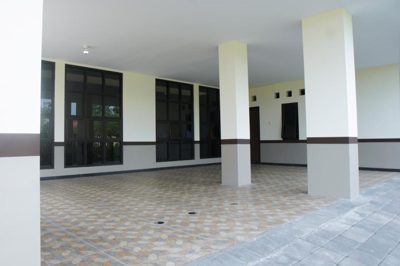 Kost Eksklusif Teduh Hostel Yogyakarta Bagian luar foto